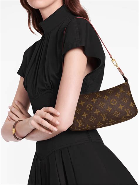 Products by Louis Vuitton: Pochette Accessoires